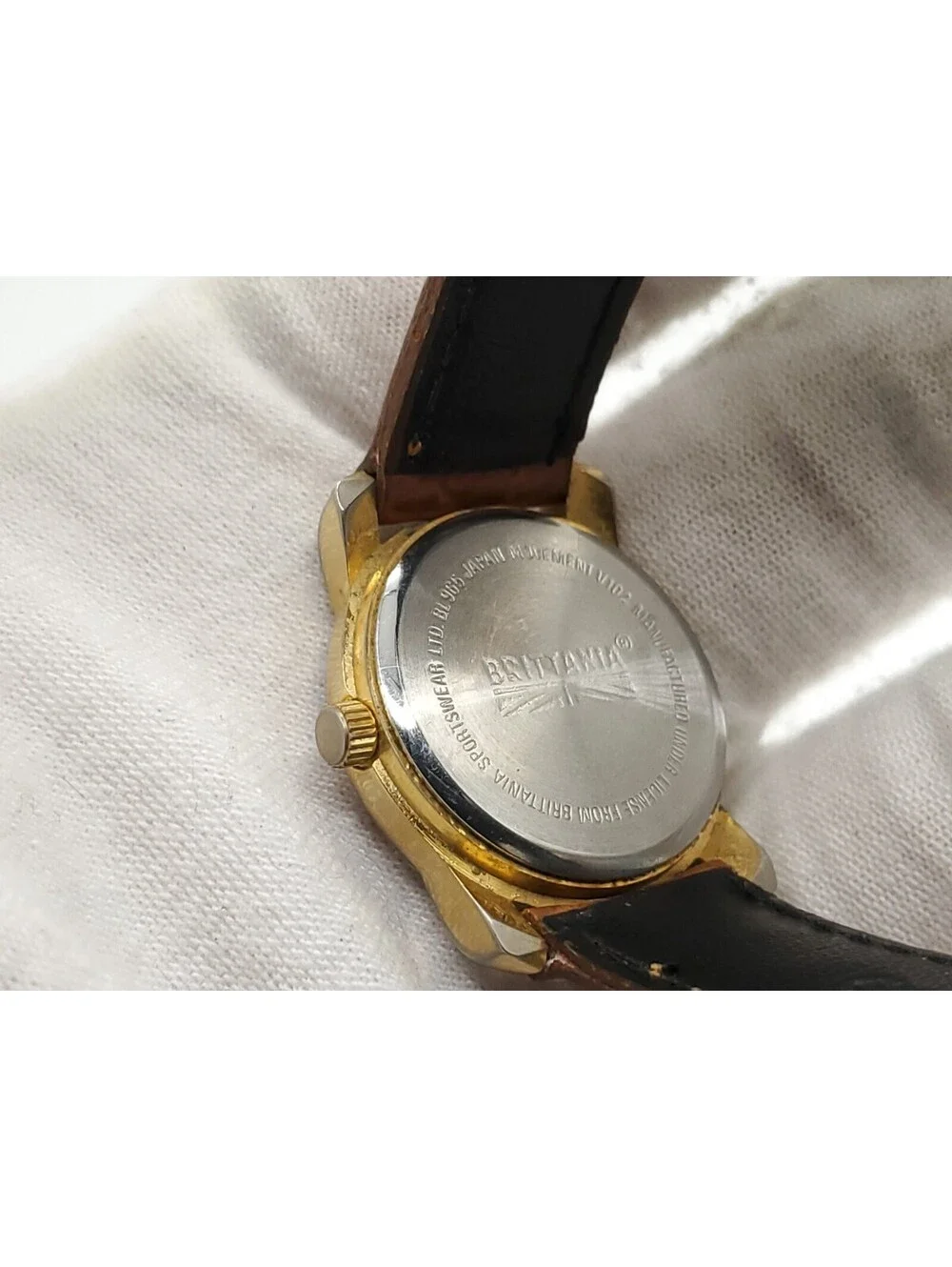 Brittania Quartz Womens Watch New Battery Gold Tone Brown Band 18mm